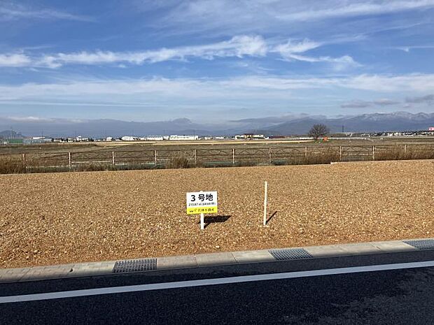 【レイクタウン祇園15期】3号地 南側道路で日当たりが良いです。(2024.1撮影)