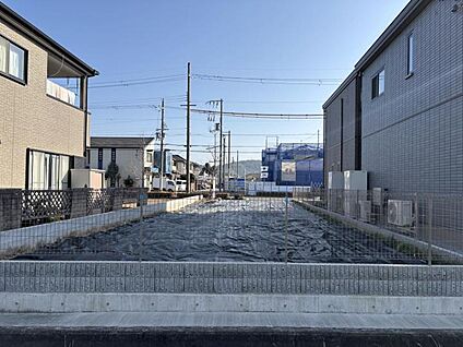現地写真西側道路より