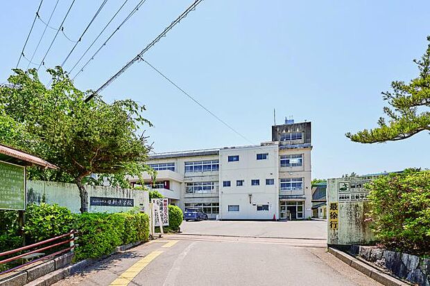 福知山市立日新中学校(約2,460m・徒歩31分)