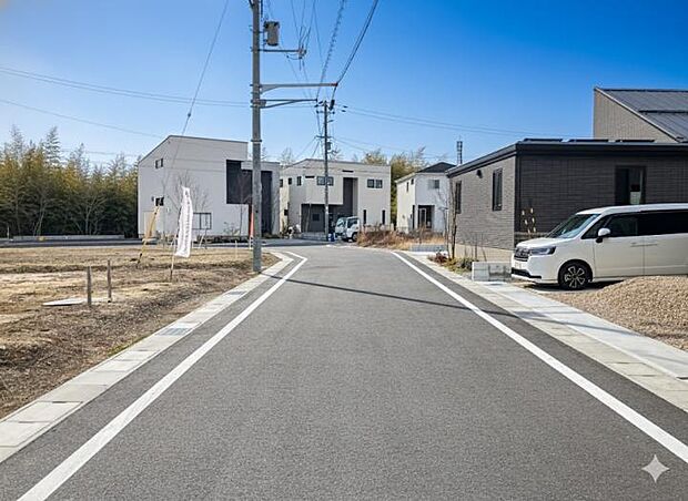 【前面道路】前面道路(2026.1撮影)※Geminiにて明るさ補正を施しており、実際とは見え方が異なる場合があります。