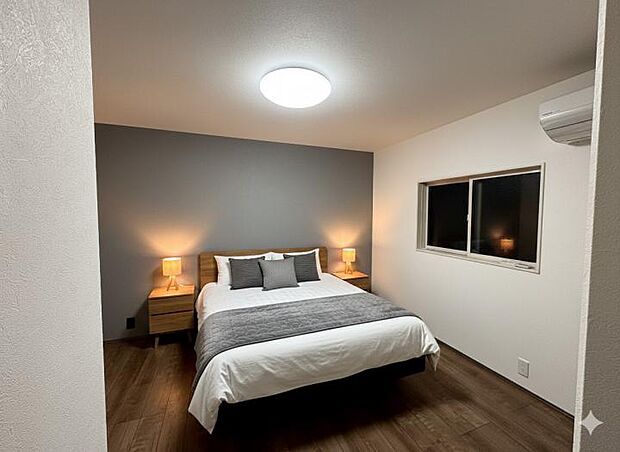 【【2-13号地　主寝室】】【2-13号地　主寝室】落ち着いたカラーのアクセントクロスで良い眠りにつけそうな主寝室。収納量もたっぷりです。(イメージ図です)