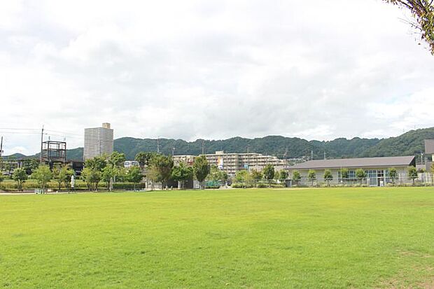皇子山総合運動公園(約1,630m)