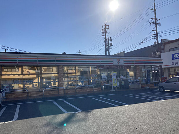 セブンイレブン弥富鯏浦町店（約700m）