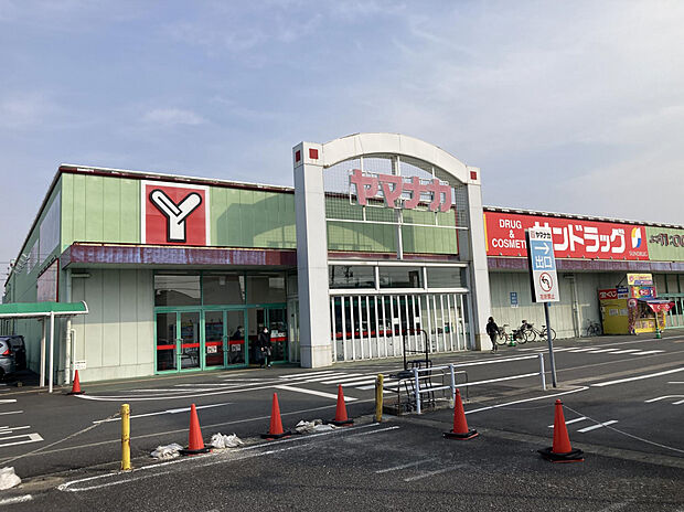 ヤマナカ神守店（約550m）