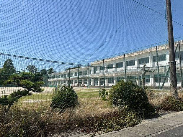 天王中学校（約1,000m）