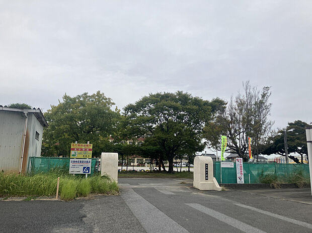津島市立北小学校（約1,300m）