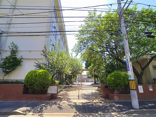 江戸川区立西一之江小学校まで907m