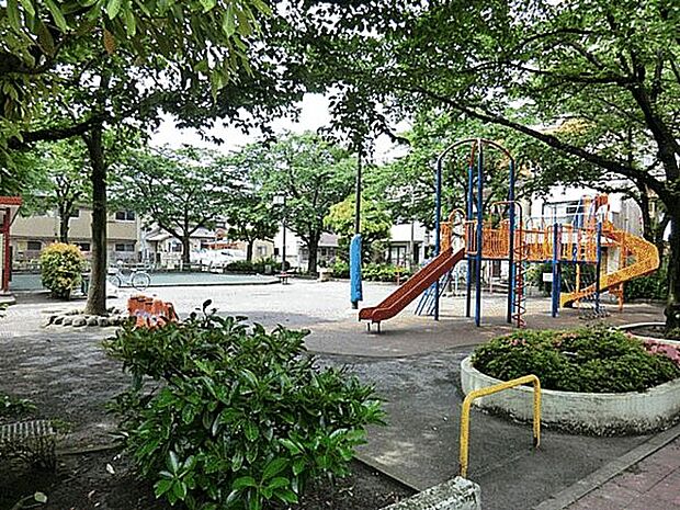 町屋五丁目南公園まで886m