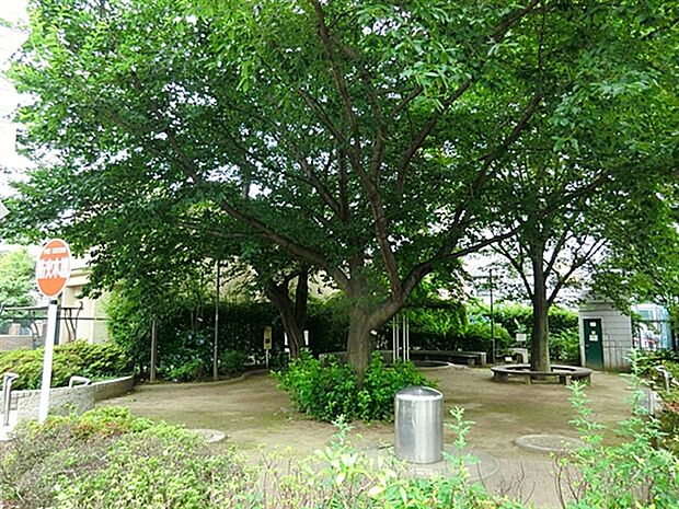 柳窪南公園まで1115m