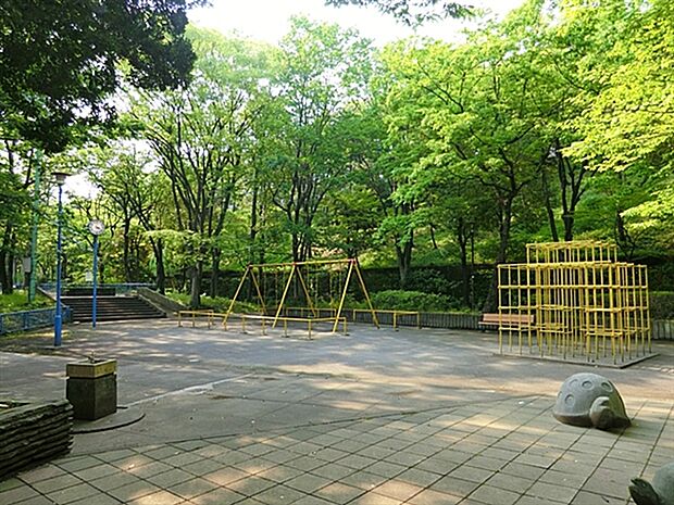愛宕第二公園まで696m