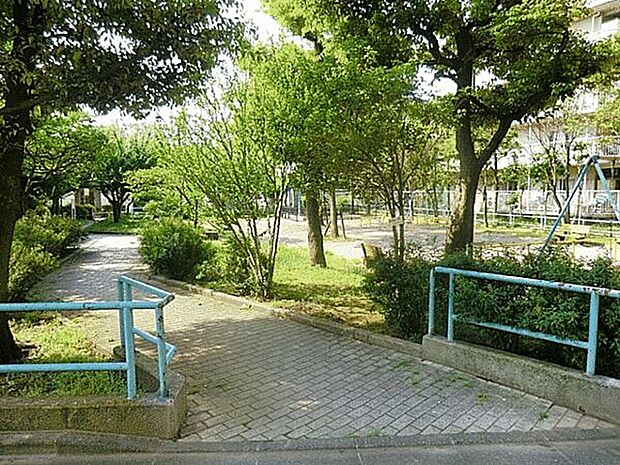 大谷田一丁目第二児童遊園まで275m