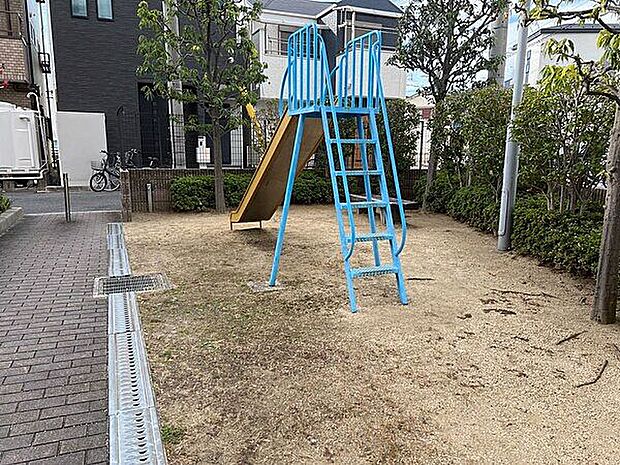 エスリード東花園提供公園まで692m