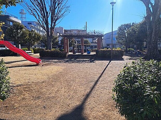 芝塚原公園まで617m