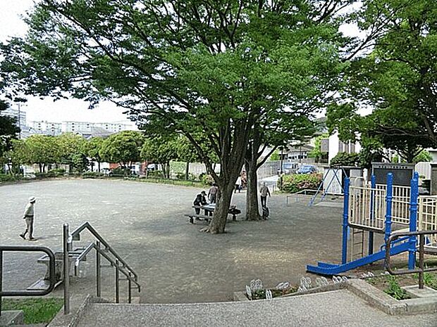 洋光台一丁目公園まで1418m