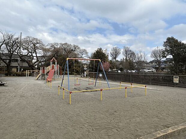 練馬区立大泉井頭公園まで534m