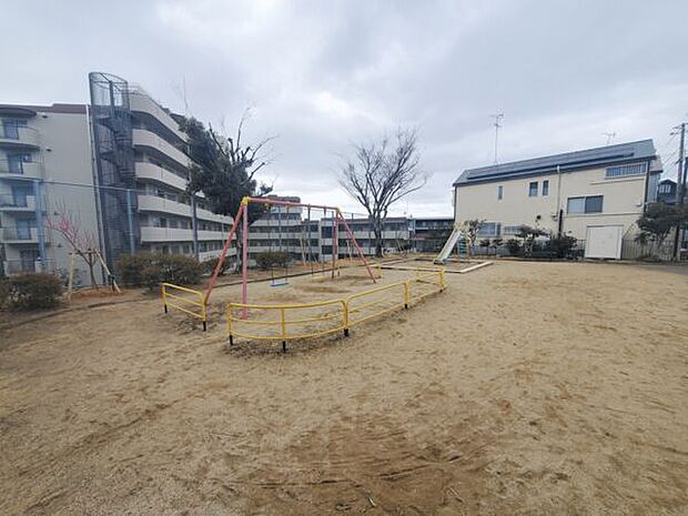 第三御影山手小公園まで648m