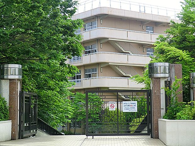 さいたま市立三室中学校まで251m