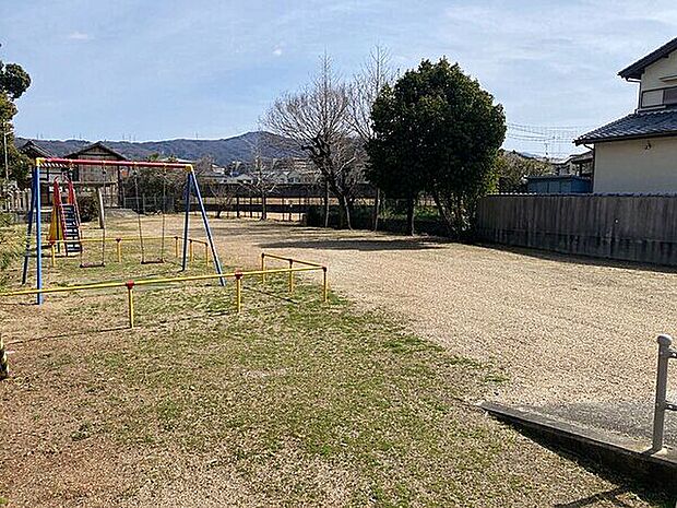 深野第1地域広場まで427m