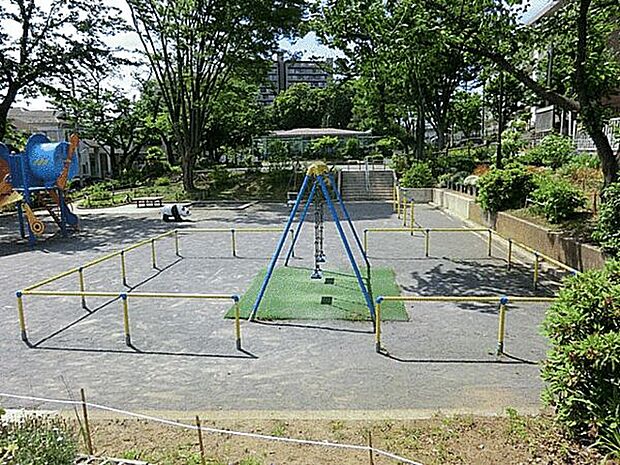 新桜ヶ丘第三公園まで1176m