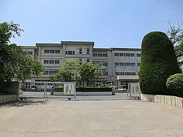 流山市立南流山中学校まで830m