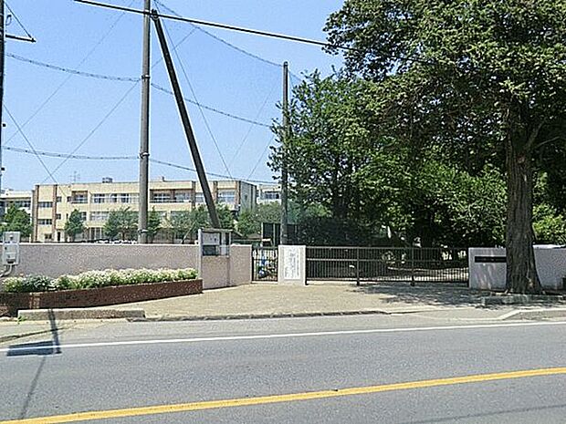 船橋市立御滝中学校まで1818m