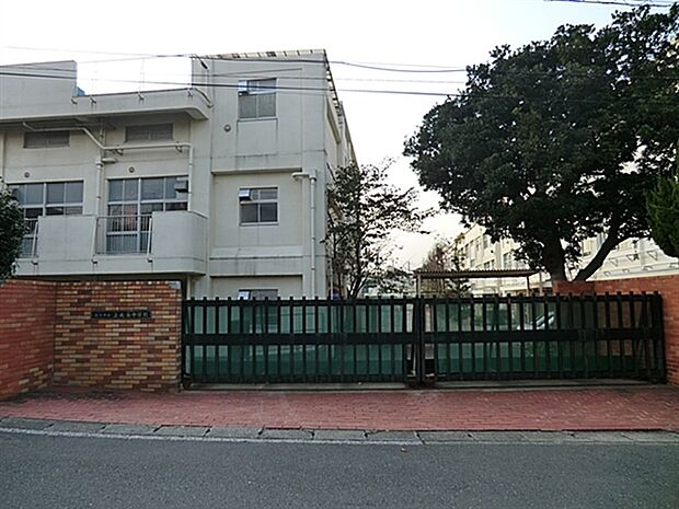 横浜市立上永谷中学校まで1349m