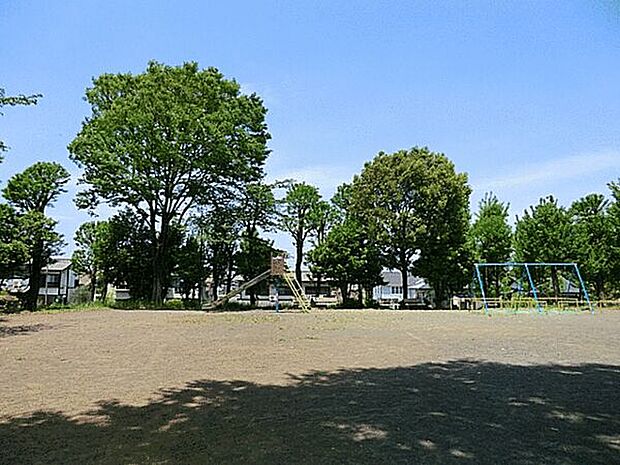 鴨志田第六公園まで556m