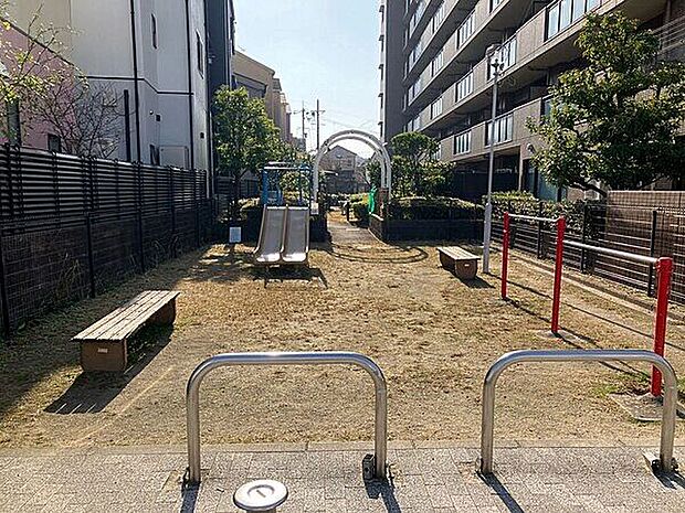 小規模公園279まで608m