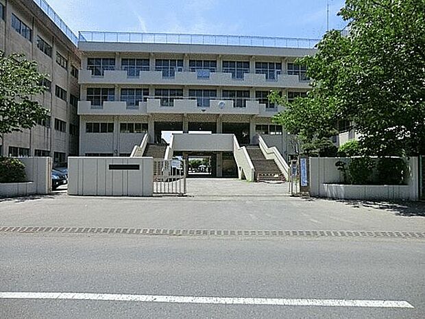 座間市立入谷小学校まで981m