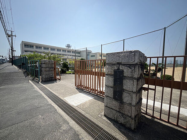 枚方市立津田中学校まで1596m