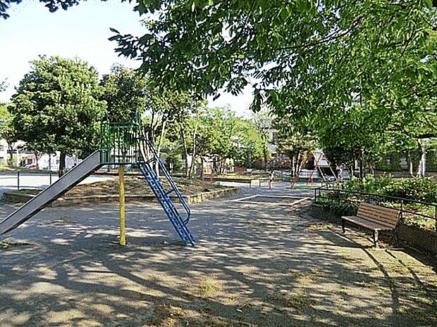 榎戸公園(約318m)