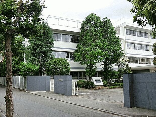 府中市立四谷小学校(約561m)