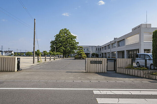 伊勢崎市立宮郷小学校(約1,239m)