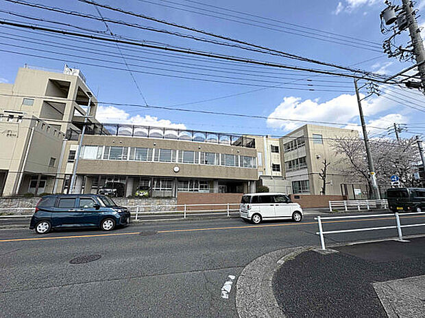 名古屋市立神の倉中学校(約982m)