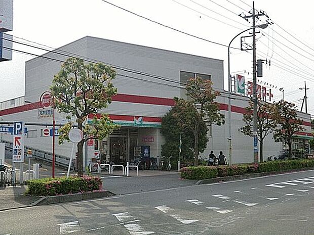 ヨークマート三室店（約706m）