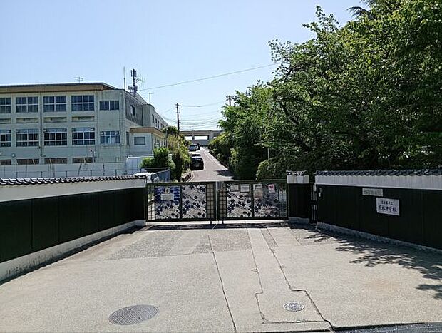 名古屋市立有松中学校(約1,112m)