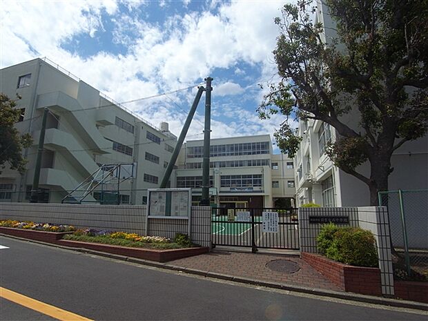 横浜市立日吉台西中学校（約1,221m）