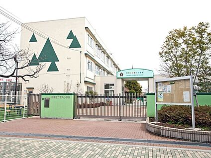 板橋区立徳丸小学校 212m