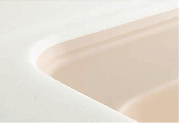 【シンク】浄水器一体型水栓付のシステムキッチン。シンクは溝の無い一体形状のため、お手入れカンタンでいつもキレイな状態を保てます。