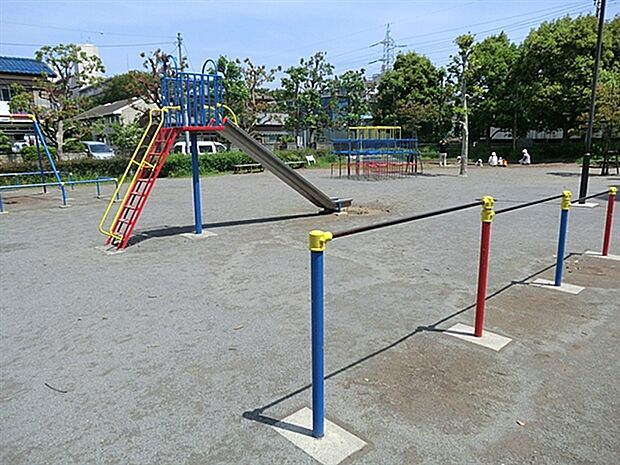 六実第2公園(約599m)