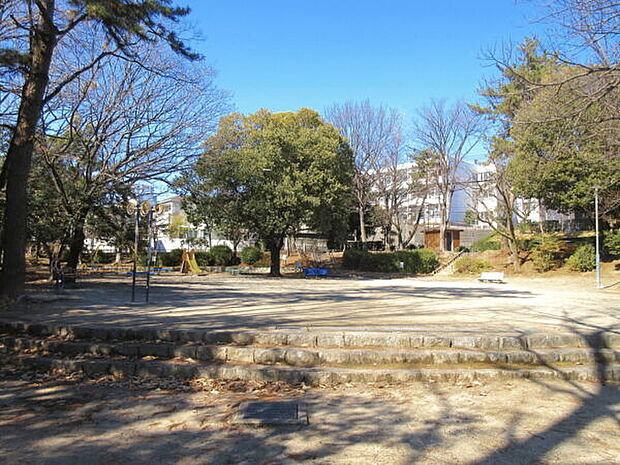 神丘公園（約148m）