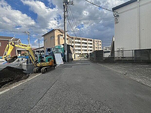 【前面道路】湘南新宿ライン高海「茅ケ崎」駅まで徒歩圏内！「もっと詳細な写真が見たい」「あの設備はついているの？」など、お気軽にお問い合わせください！
