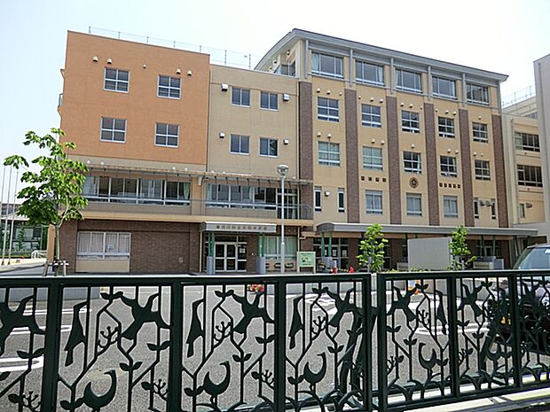 川口市立本町小学校（約650m）