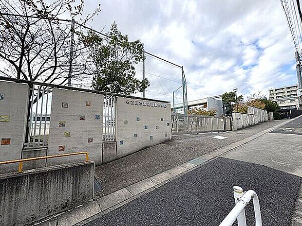 名古屋市立植田東小学校(約707m)