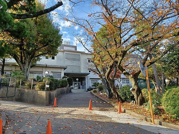 豊中市立上野小学校（約474m）