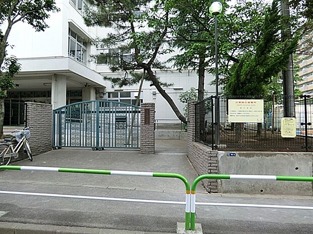 北区立袋小学校（約675m）