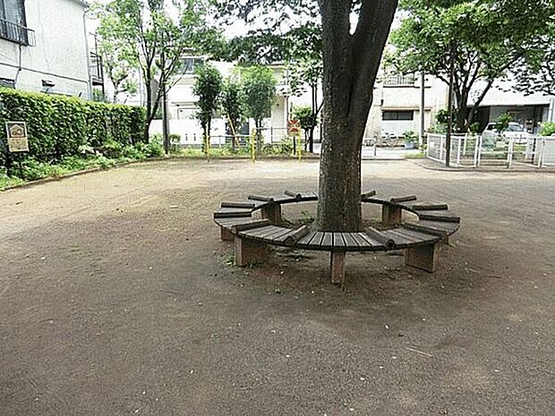 上池袋三丁目第３児童遊園（約389m）