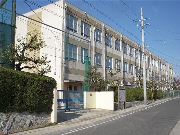 名古屋市立扇台中学校（約865m）