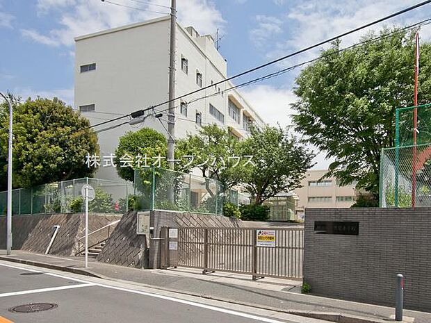 横浜市立馬場小学校（約646m）