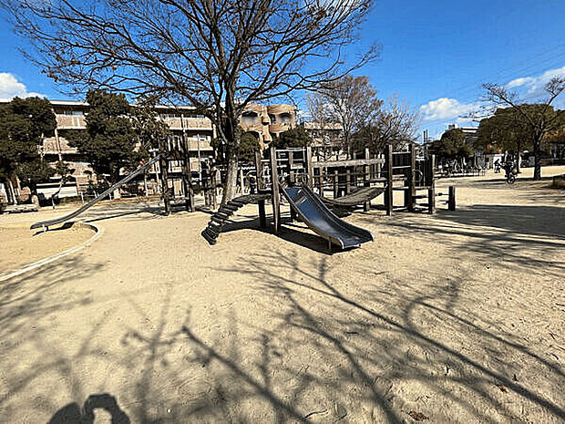 水堂公園（約533m）